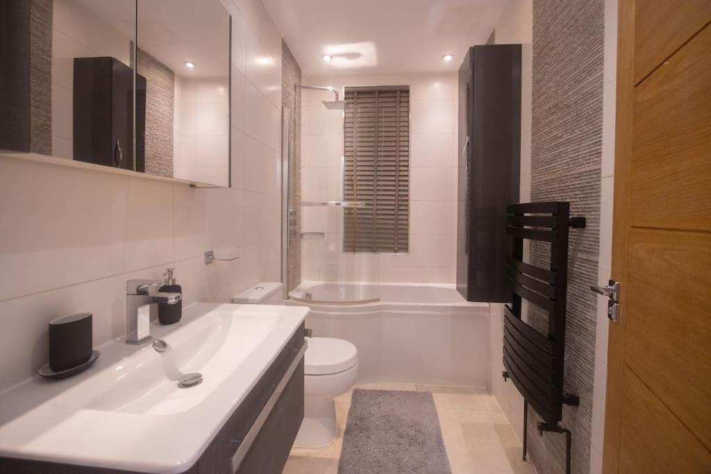 Oikoshomes Three Bedroom Flat In London Exterior photo