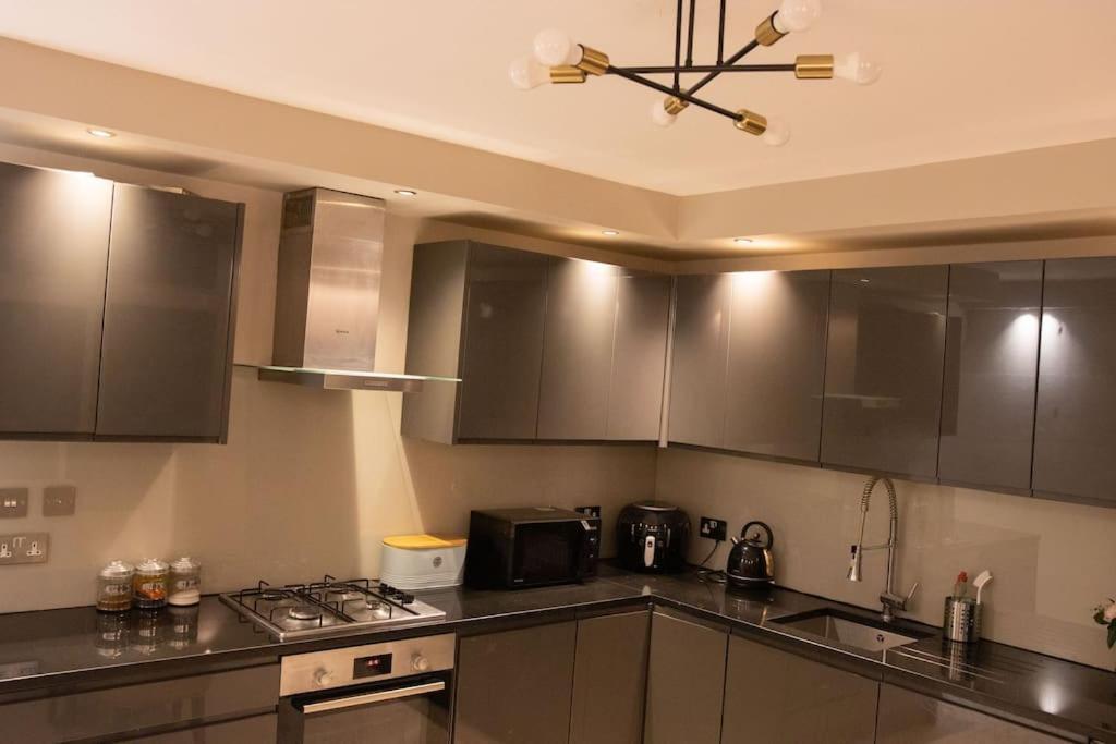 Oikoshomes Three Bedroom Flat In London Exterior photo